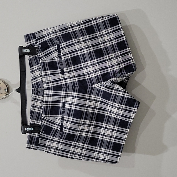 Ann Taylor Navy Plaid Shorts Size 2 - Picture 2 of 6